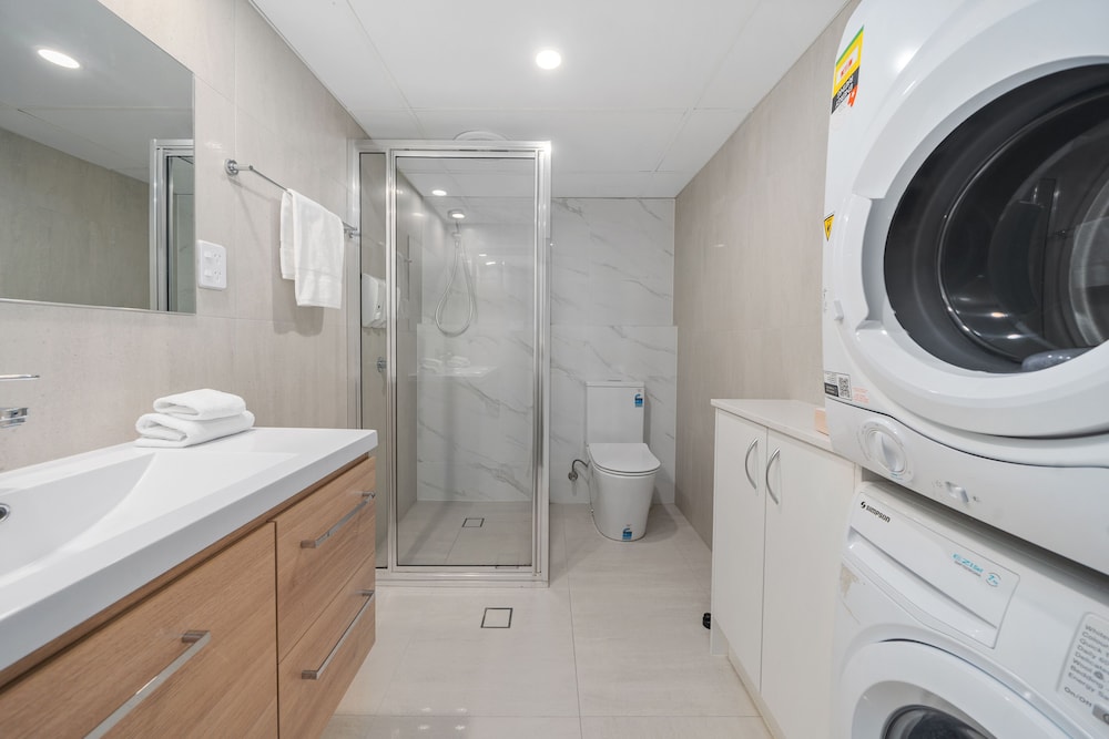 MANUKA PARK SERVICED APARTMENTS 57/58