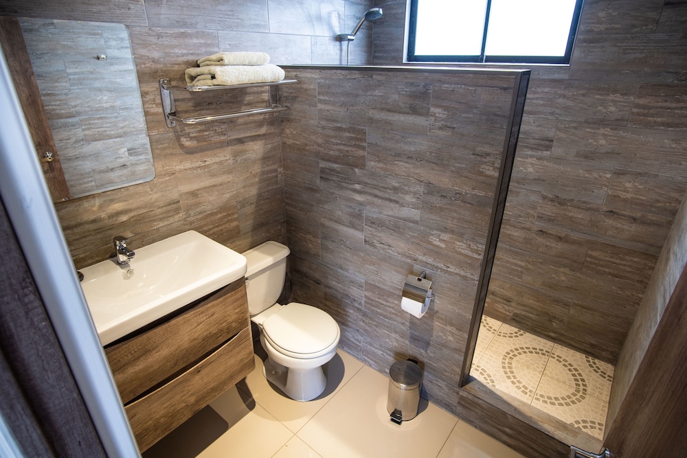 Inaki Uhi Hotel 47/50