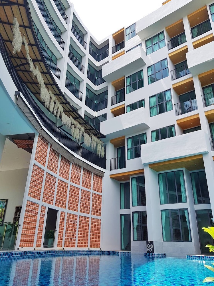 Atom Phuket Hotel -SHA Plus 1/50