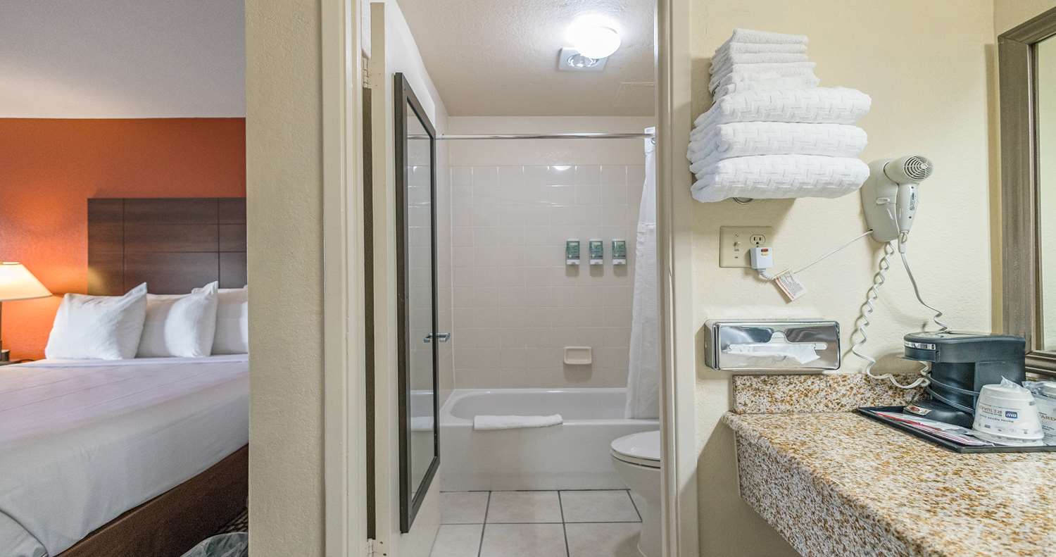 غرفة بسرير كوين، Best Western Roseville Inn 4/4