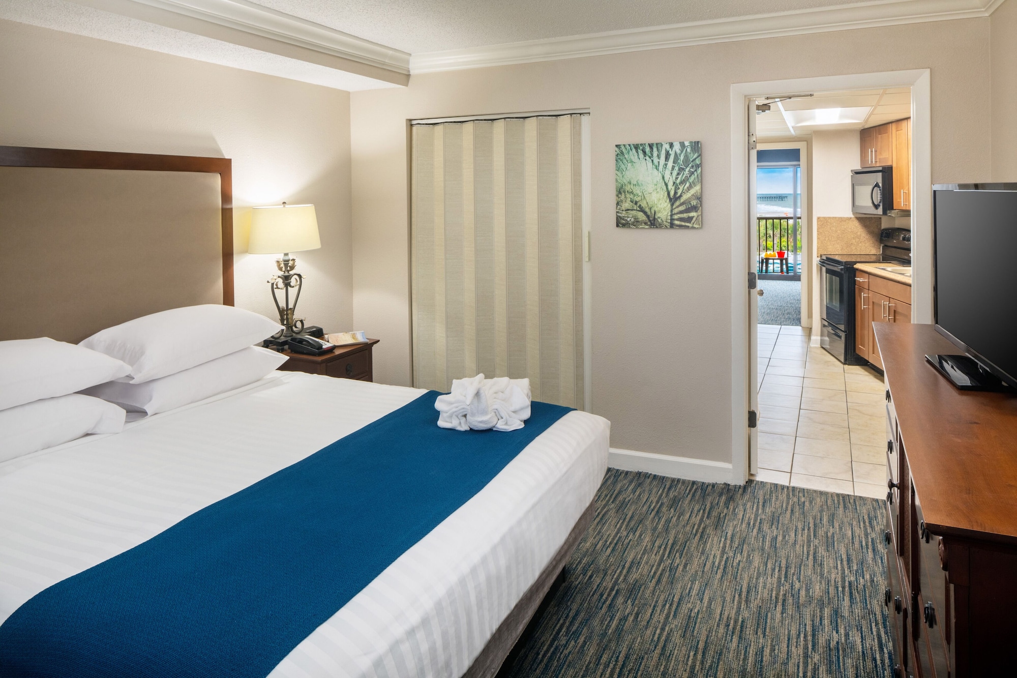 TOWER, SUITE, KING BED, OCEAN VIEW