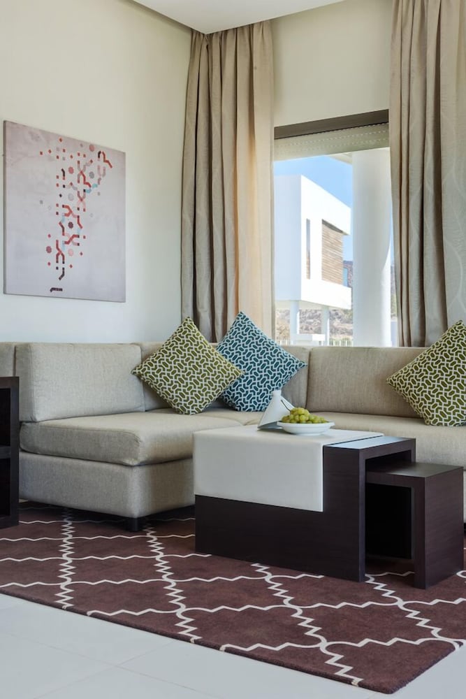 Hyatt Place Taghazout Bay 60/84