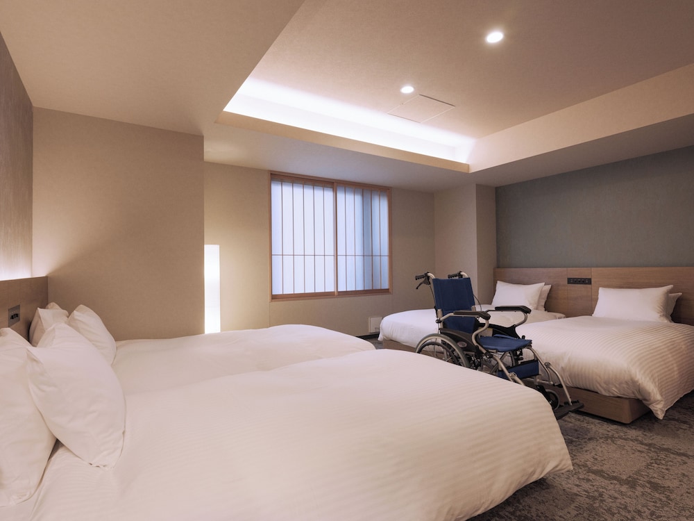 1 BEDROOM, APARTMENT, 4 BEDS, ACCESSIBLE