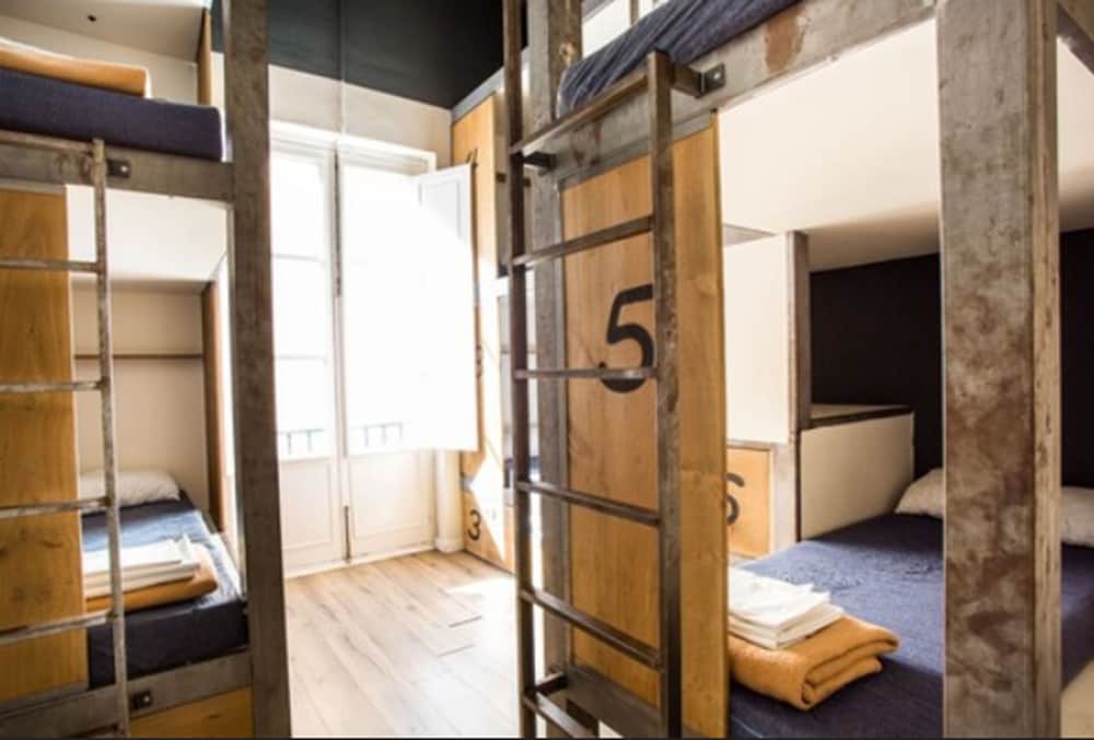 Black Swan Hostel Sevilla 21/62