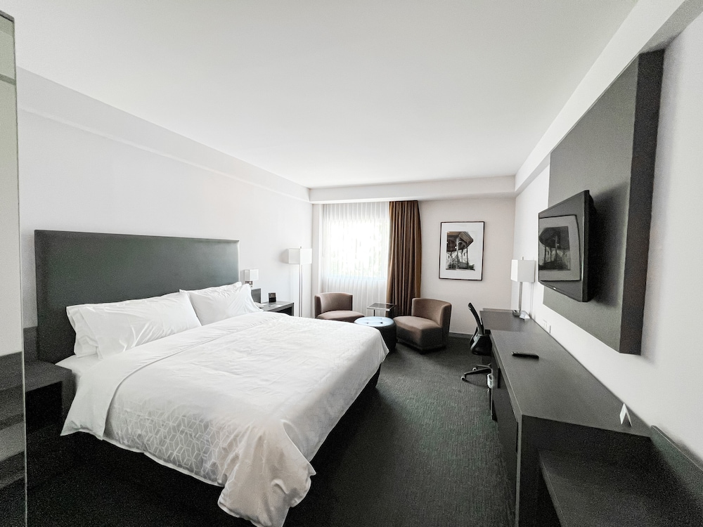 Holiday Inn Express Suites Hermosillo 17/50
