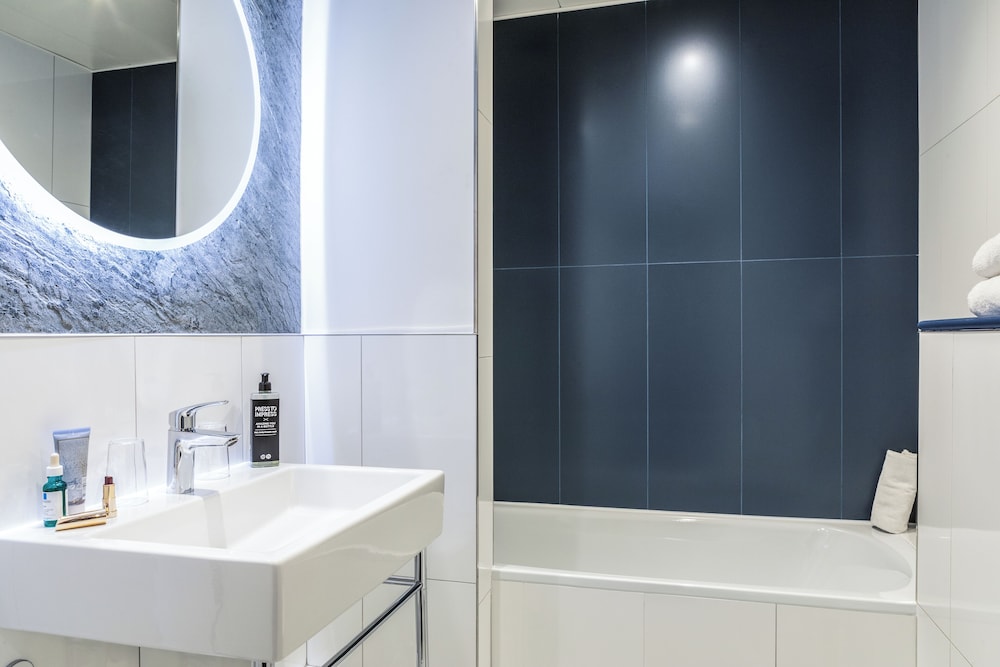 جناح متصل بسرير مزدوج وسريرين منفصلين، ibis Styles Paris Mairie de Montreuil 7/9