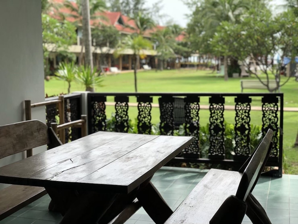 Dolphin Bay Resort 54/69