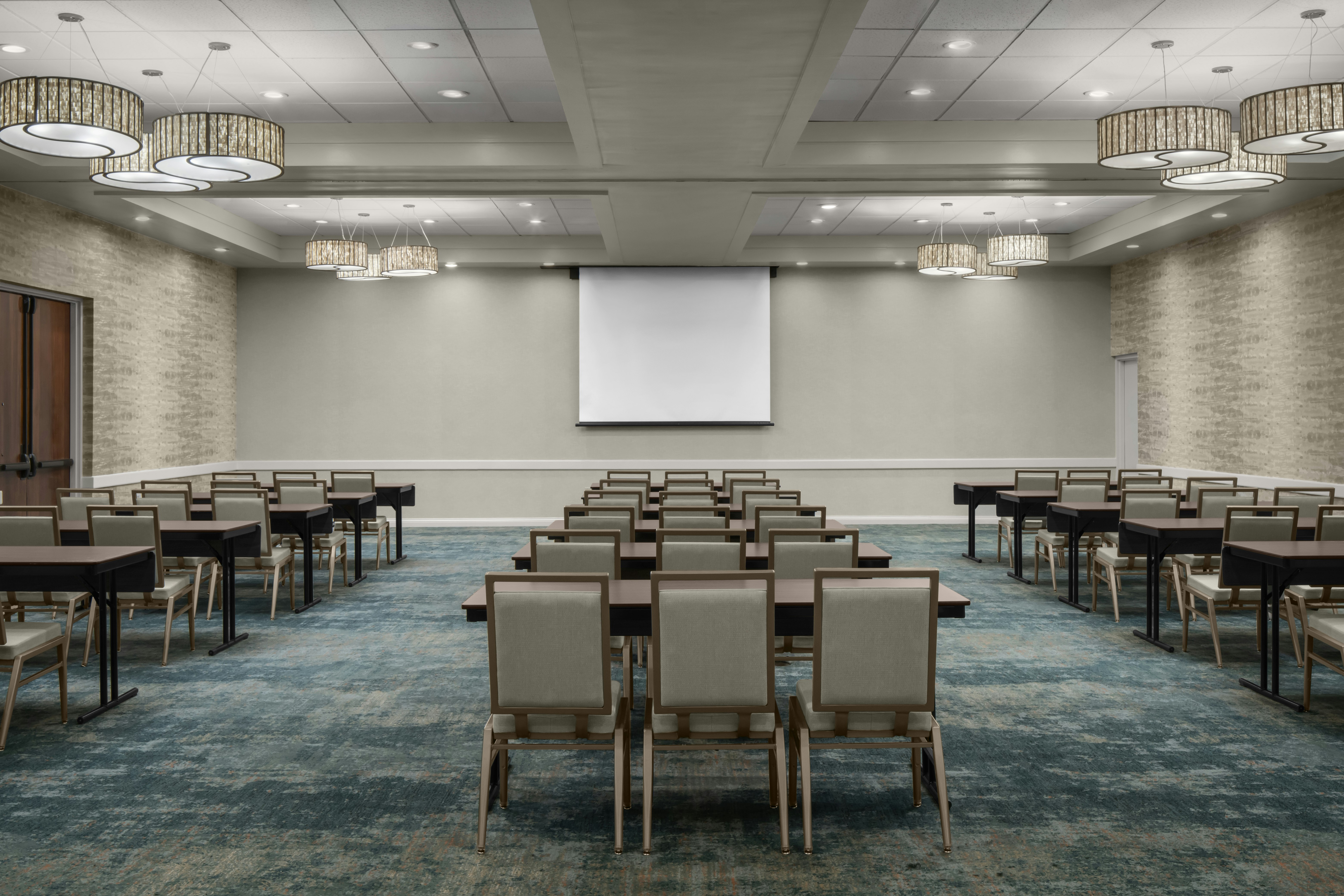 Embassy Suites by Hilton Orlando International Drive ICON Park 77/86