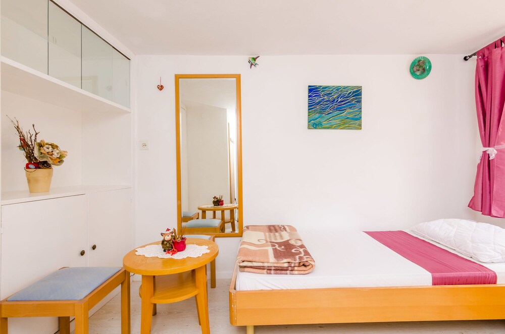 Rooms Jozomare 5/17