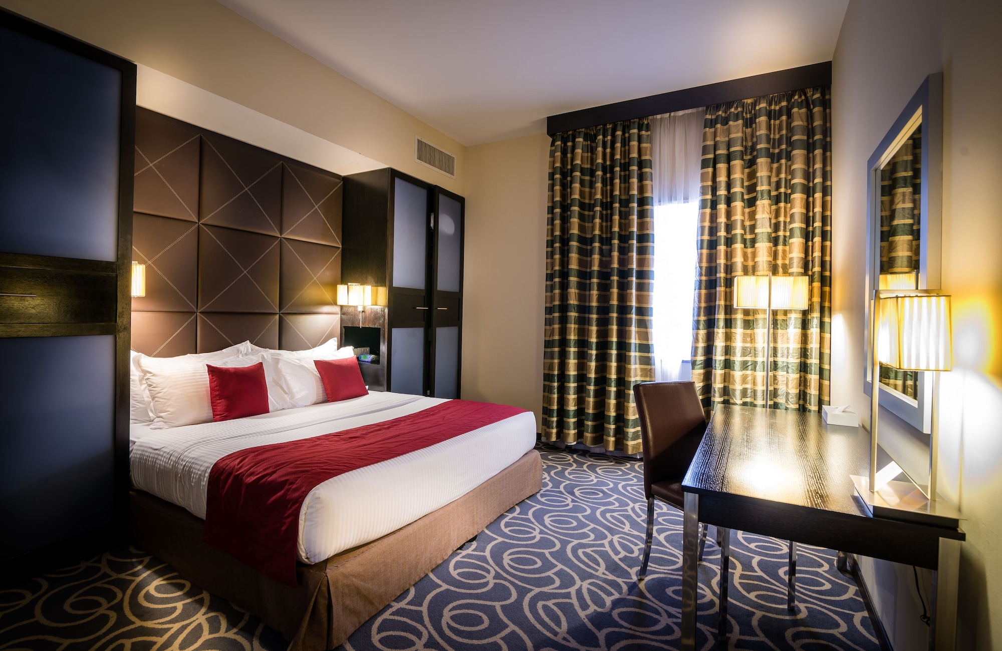 1 BEDROOM, EXECUTIVE, SUITE, APARTMENT