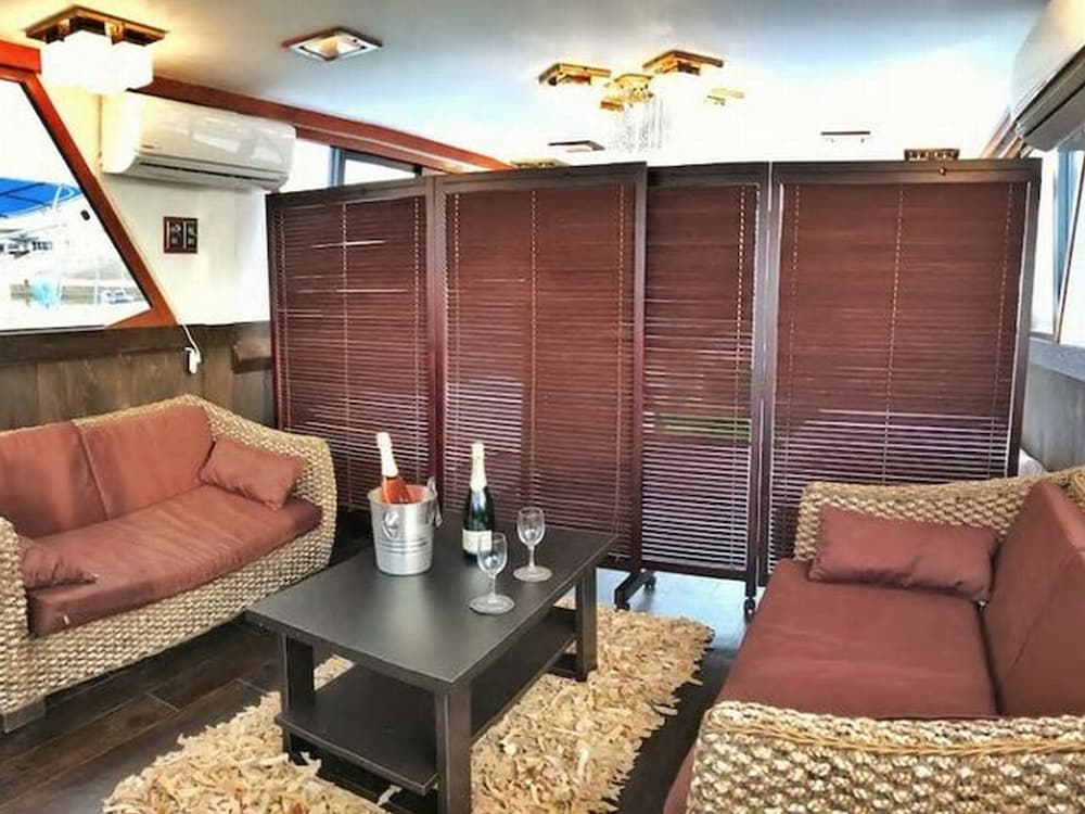 Osaka Hokko Marina Resort Guest House - Caters to Women 30/50