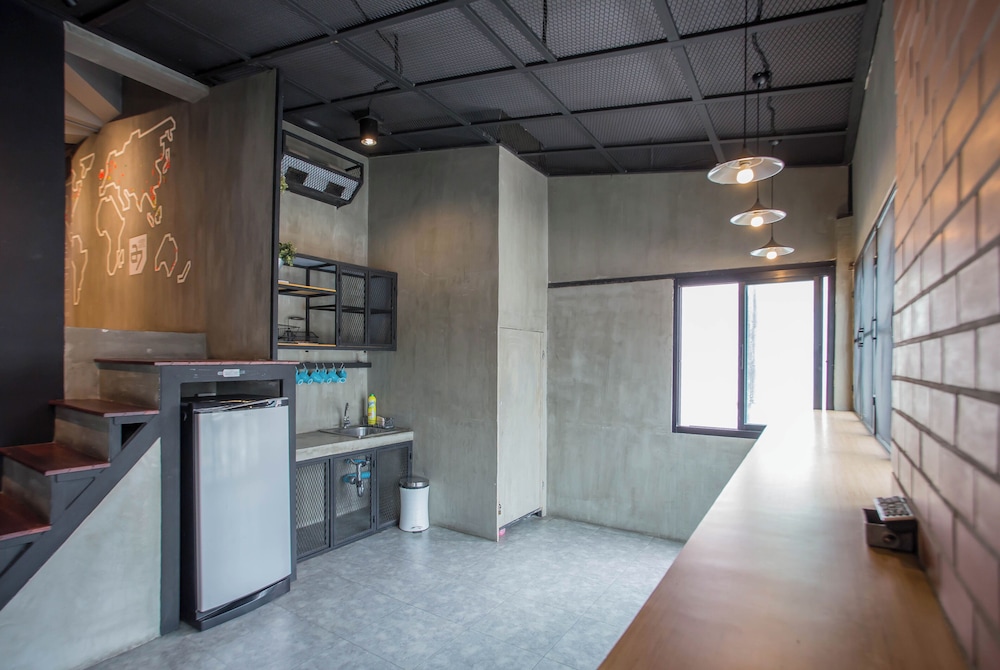 Atlas Bangkok Hotel 53/62