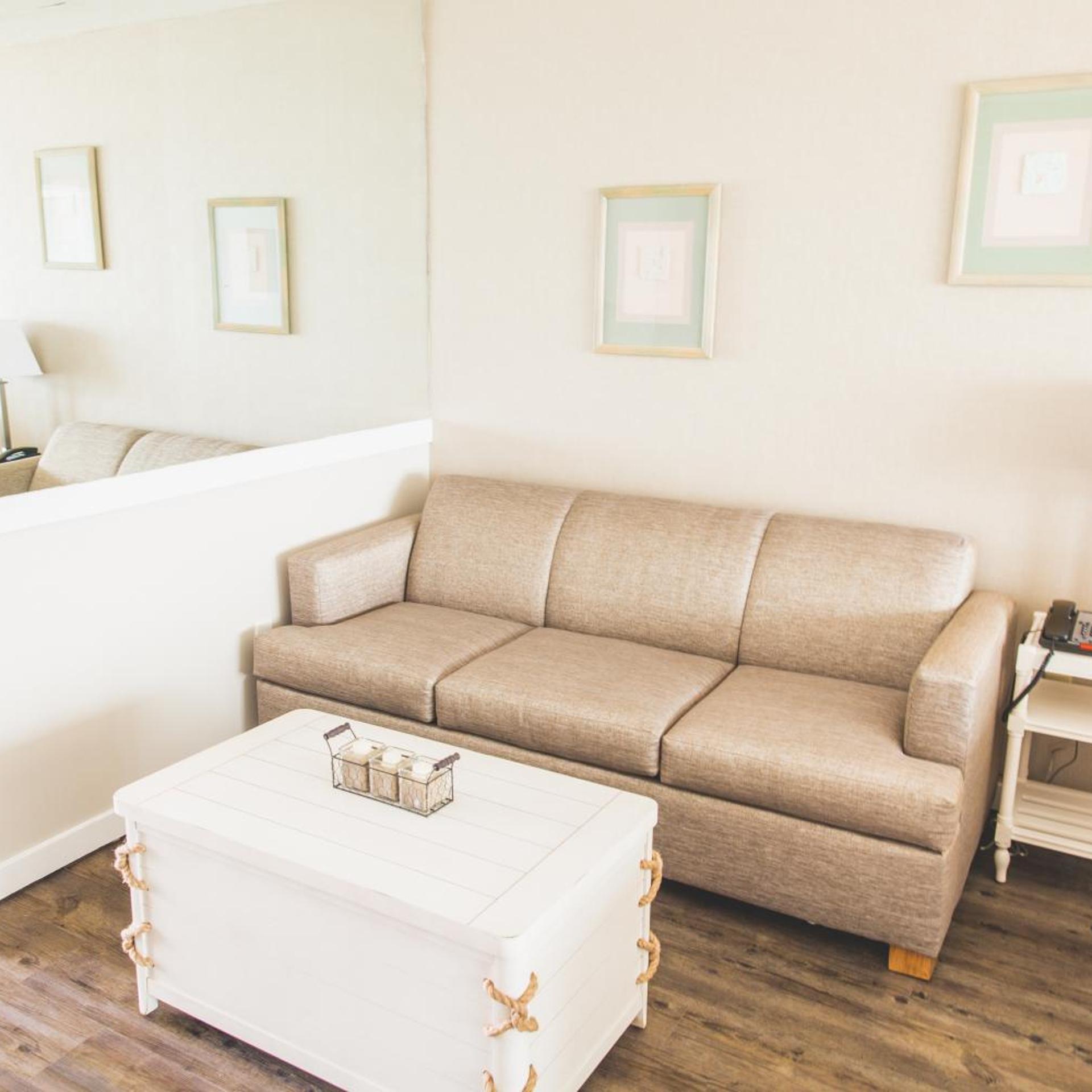 Surf Club Oceanfront Hotel 13/35