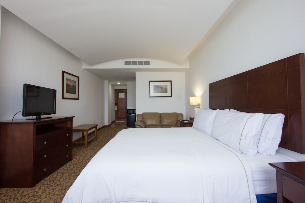 Holiday Inn Express Nuevo Laredo 12/51