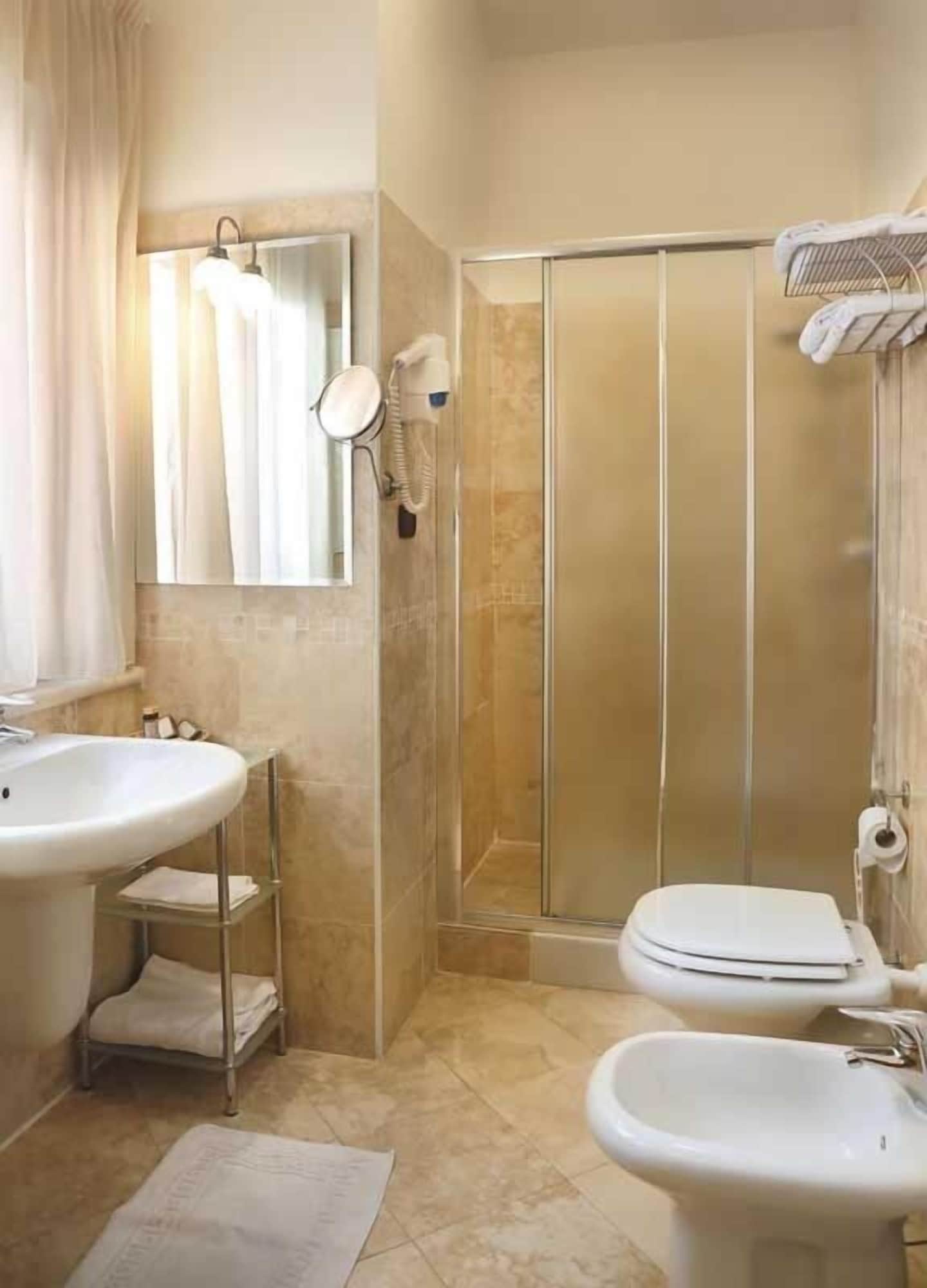 جناح عائلي بسرير مزدوج وسريرين منفصلين، Colleverde Country House Beauty and Wellness 3/3