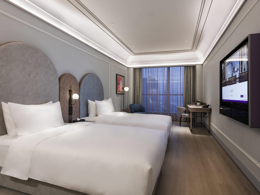 DELUXE, TWIN BEDS