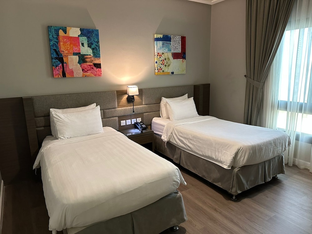 كورنيش لورين سويتس(Loren Suites Corniche) 21/50