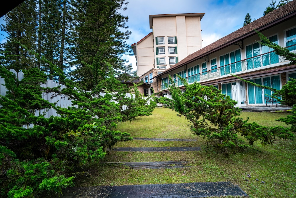 Century Pines Resort 42/50