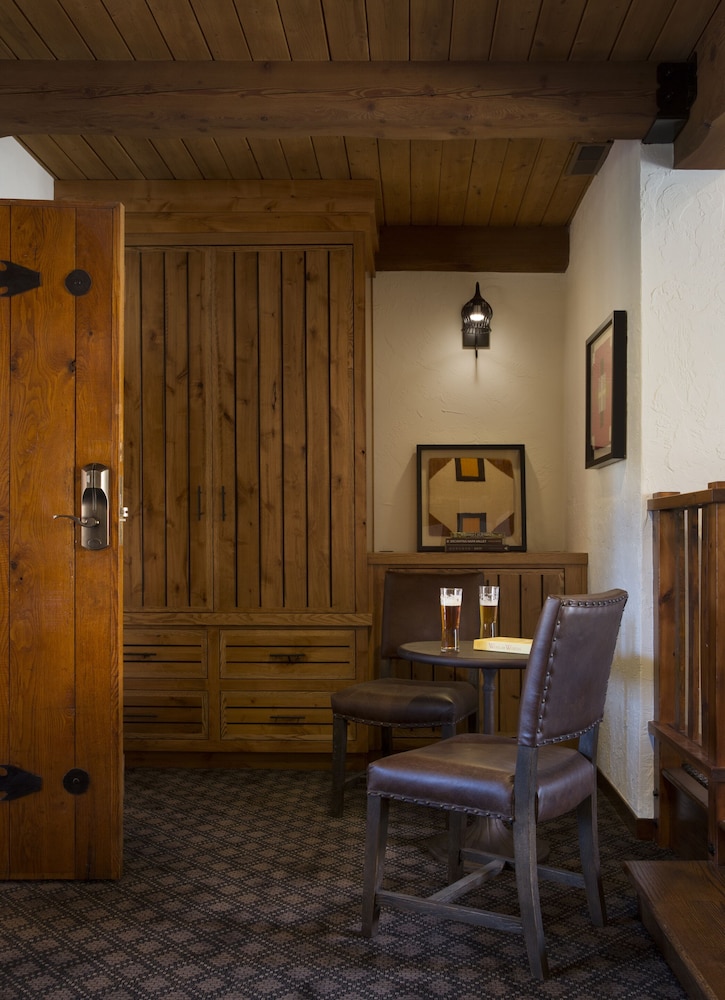 Rancho Caymus Inn 31/56