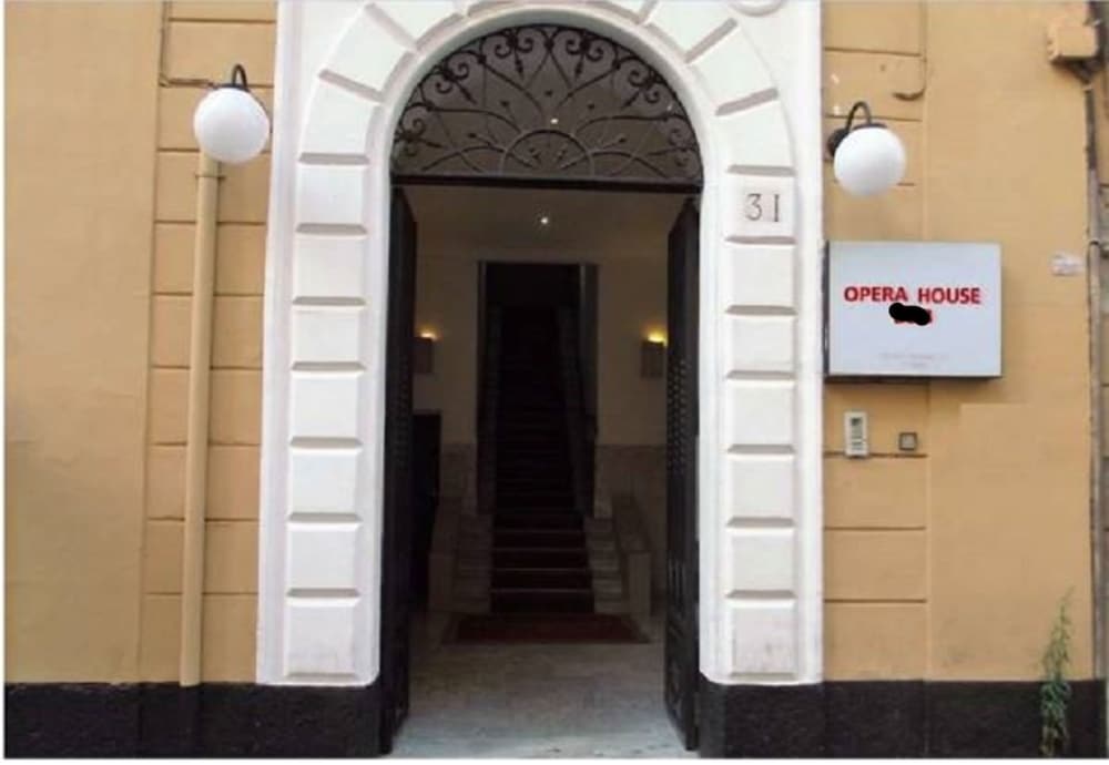 OPERA HOUSE ROOMS 10/29