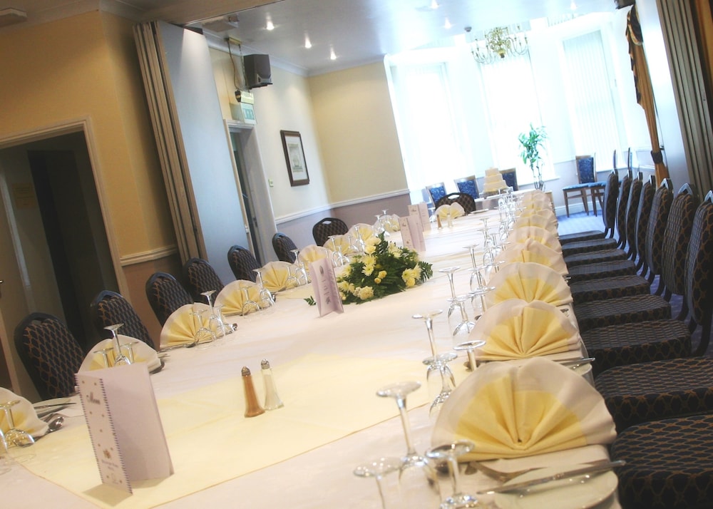 Beaufort Park Hotel 38/41