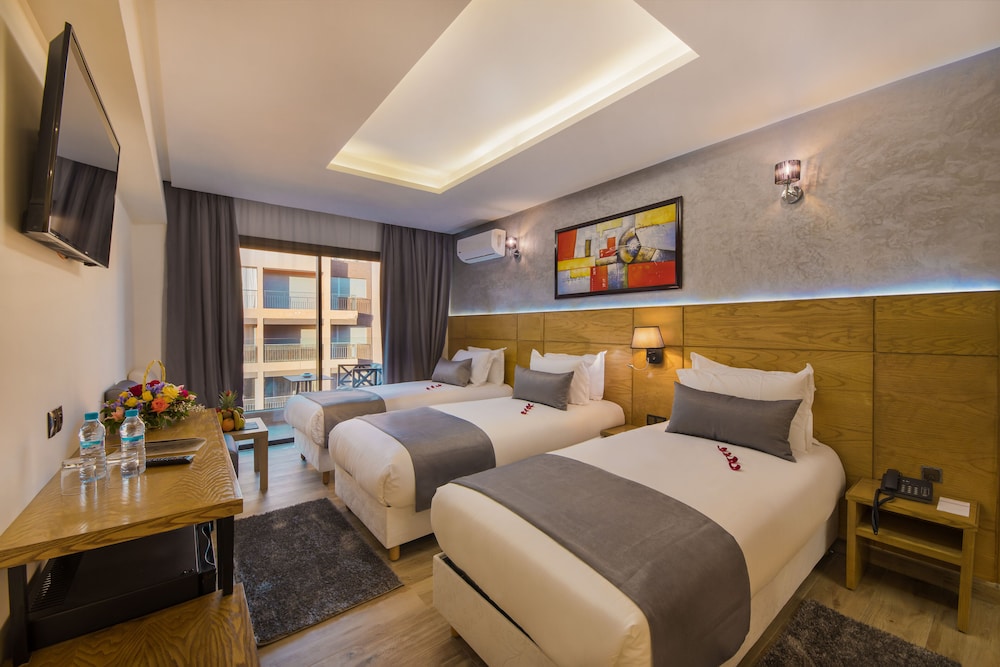 ROOM, TRIPLE