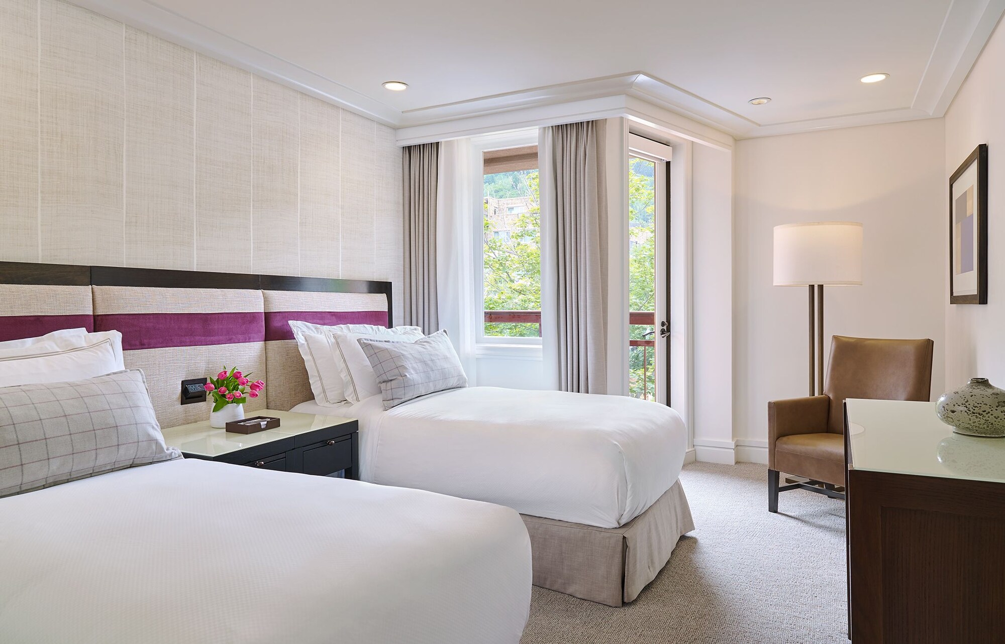 2 Bedrooms, Suite, King and Twin Beds, Town Side