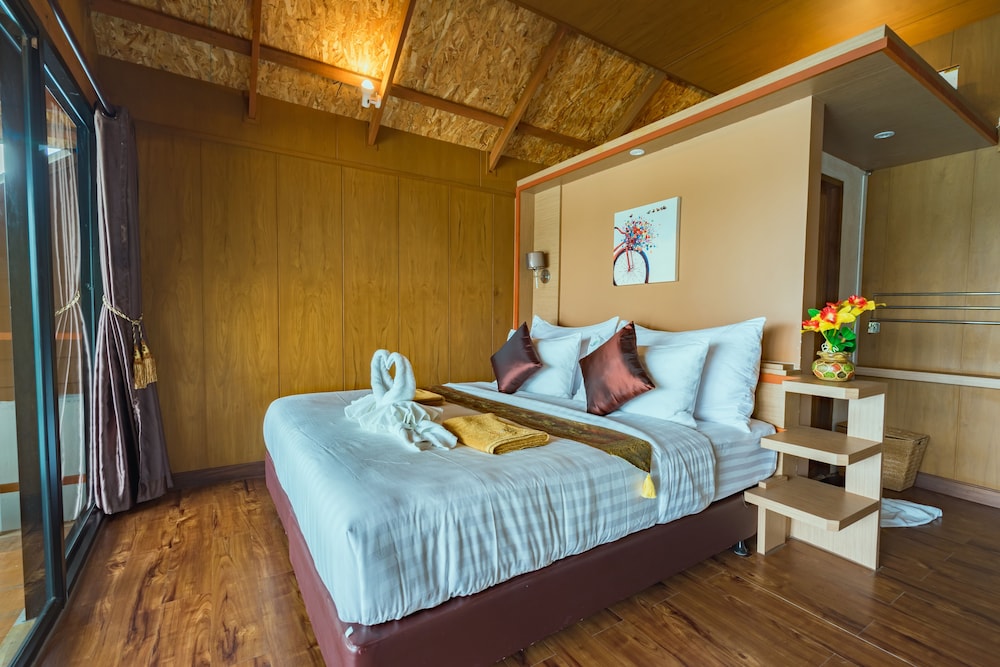 Chareena Hill Beach Resort 19/70