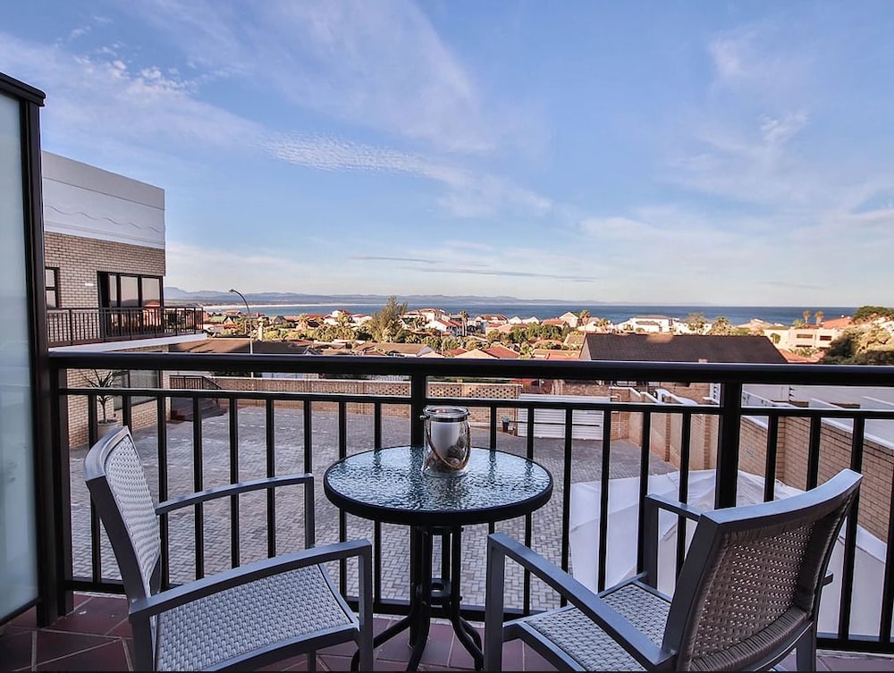 Jeffreys Bay Luxury Apartments 24/41