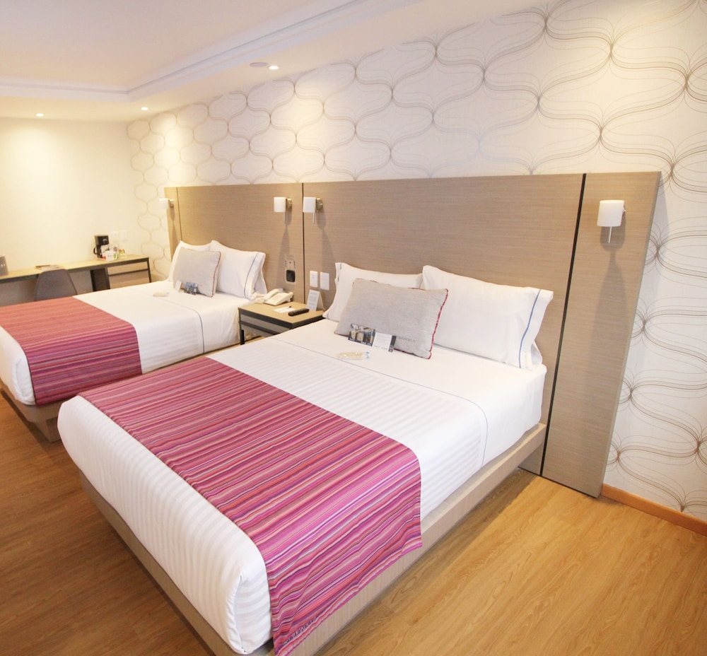 PREMIER, 2 DOUBLE BEDS