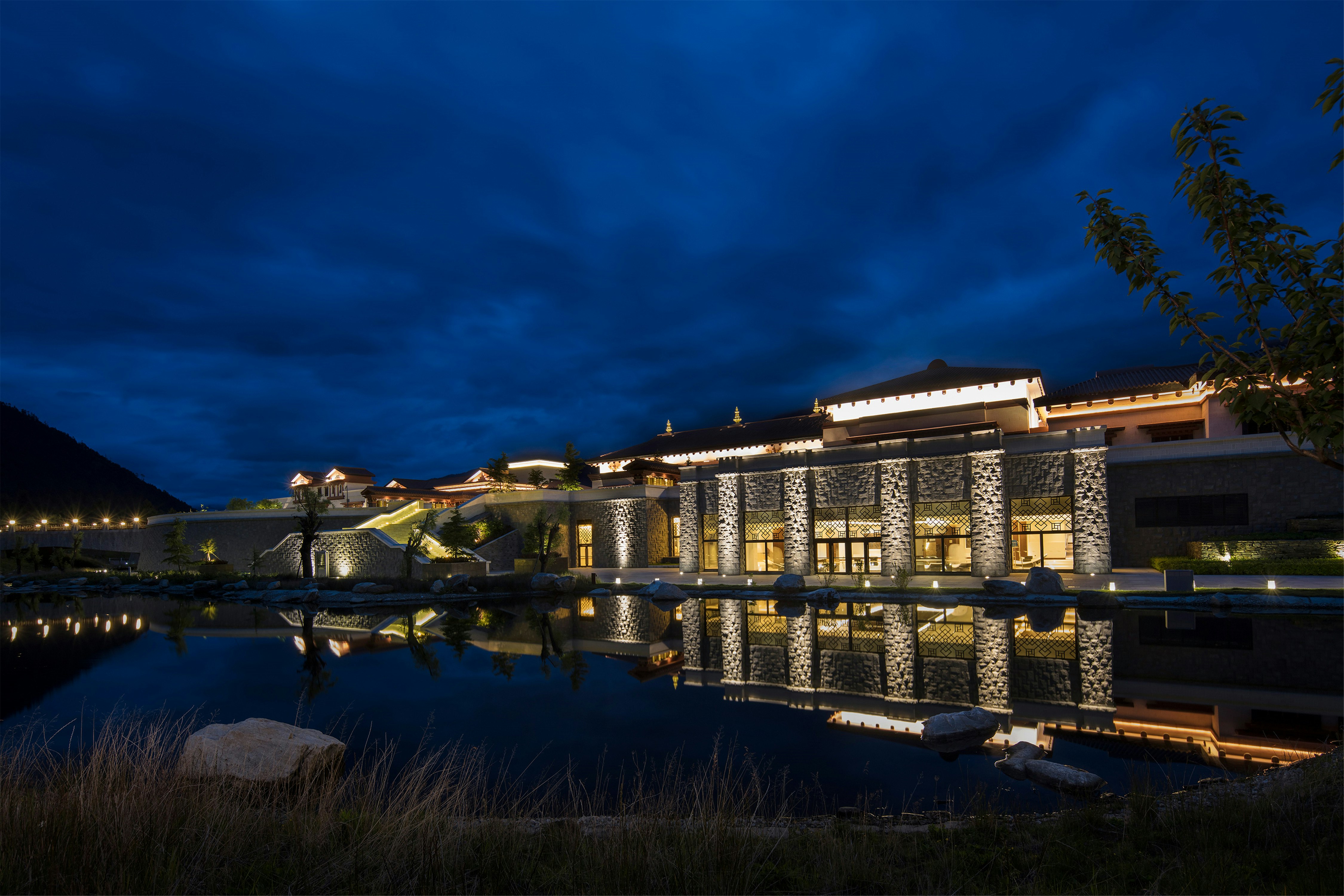 HILTON LINZHI RESORT 1/50