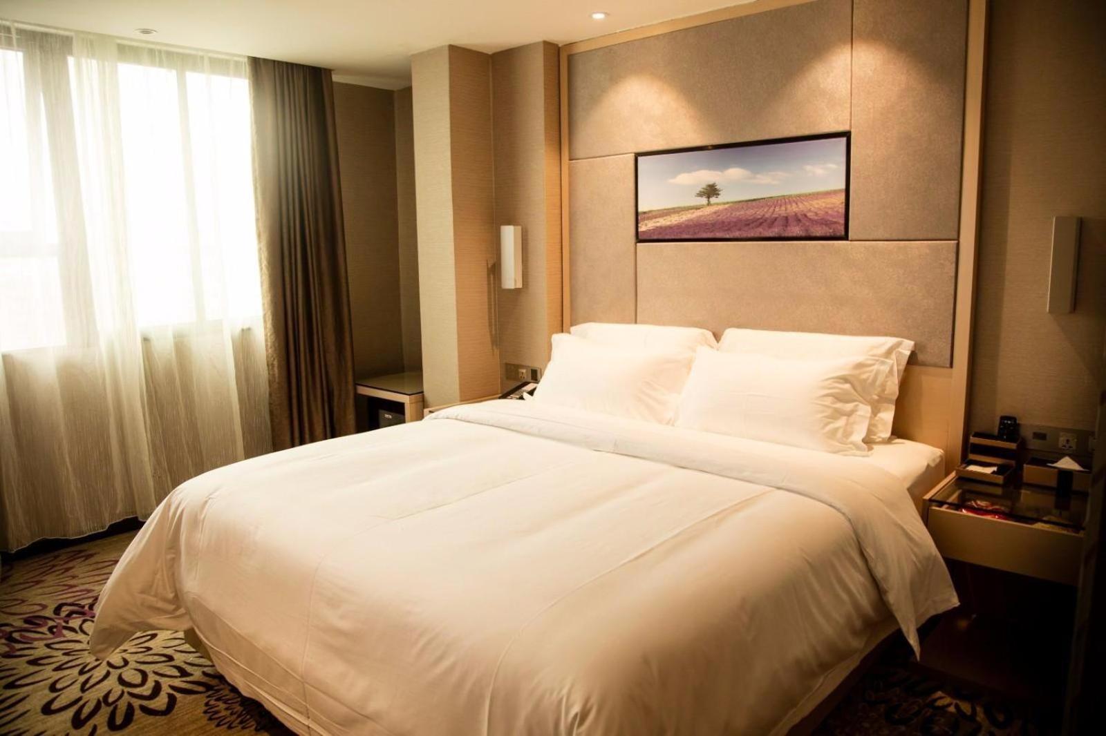 Deluxe, Double Bed