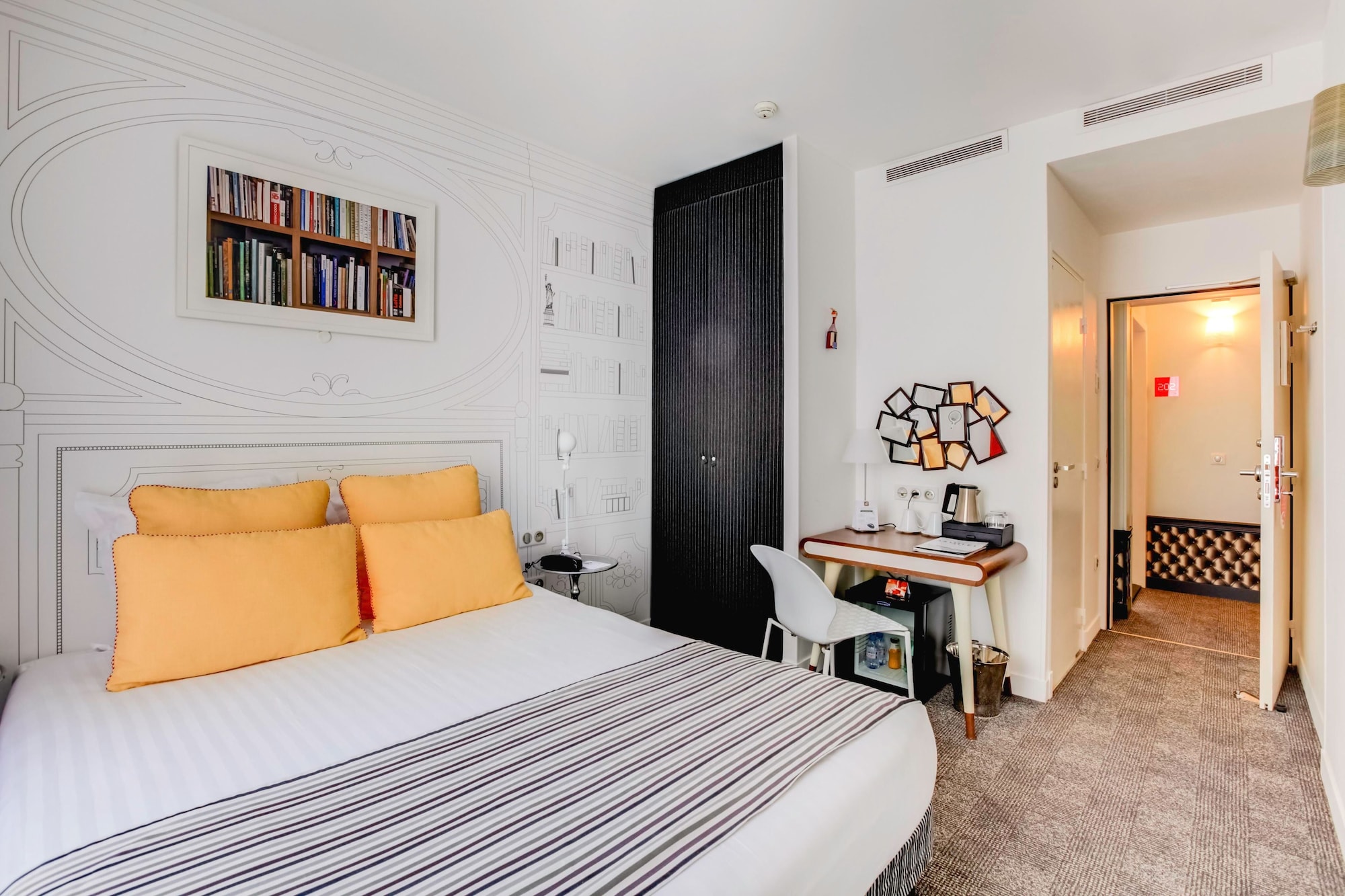 2 ROOMS, FAMILY