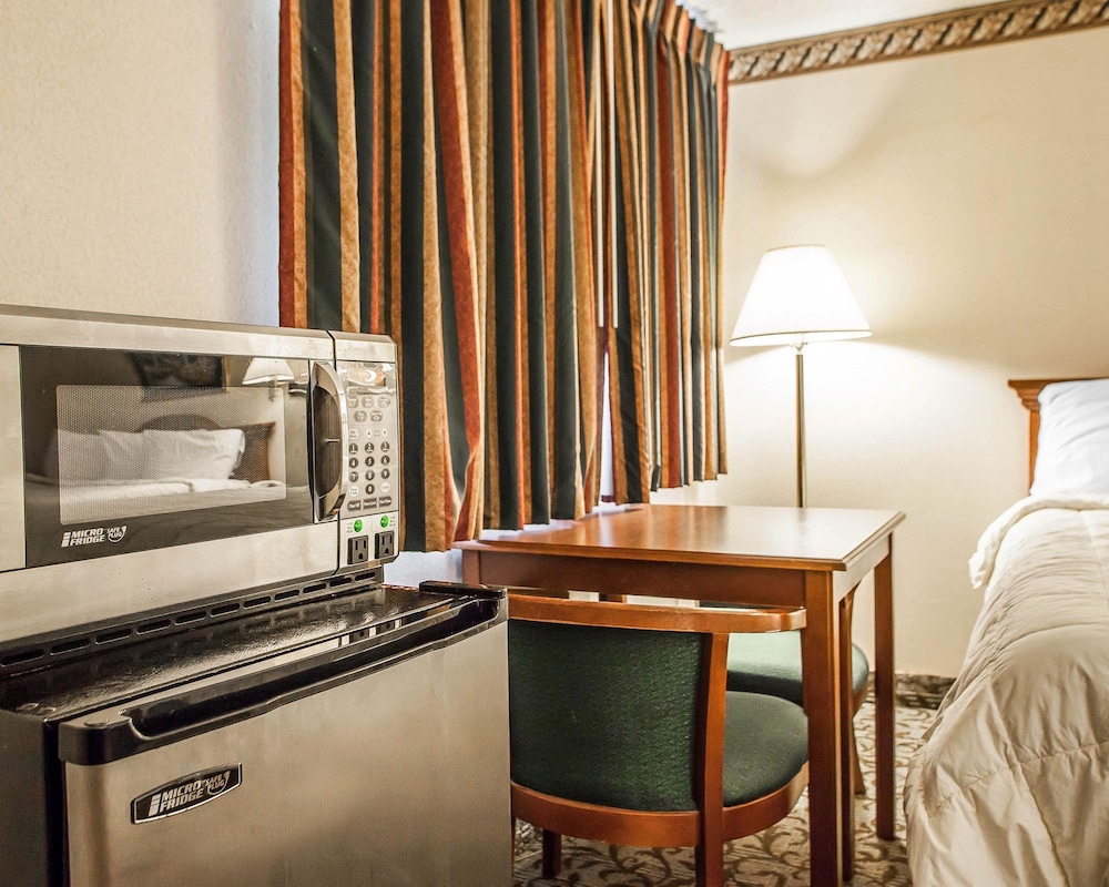 Econo Lodge Newton, NJ 5/19