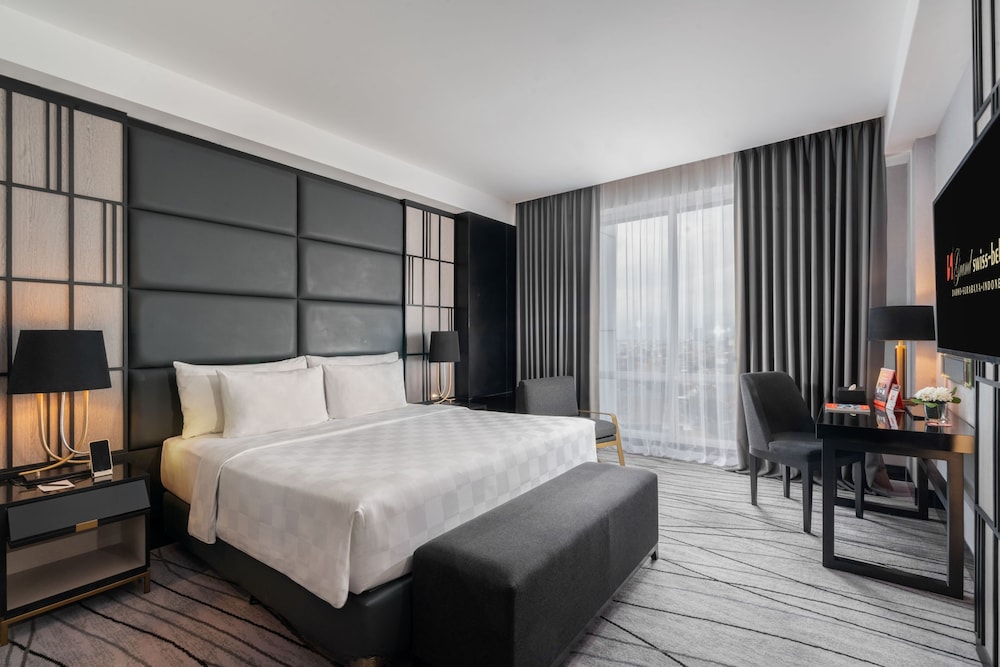 Grand Swiss-Belhotel Darmo 21/62