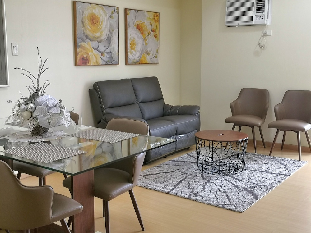 Avant Apartments At The Fort 32/49