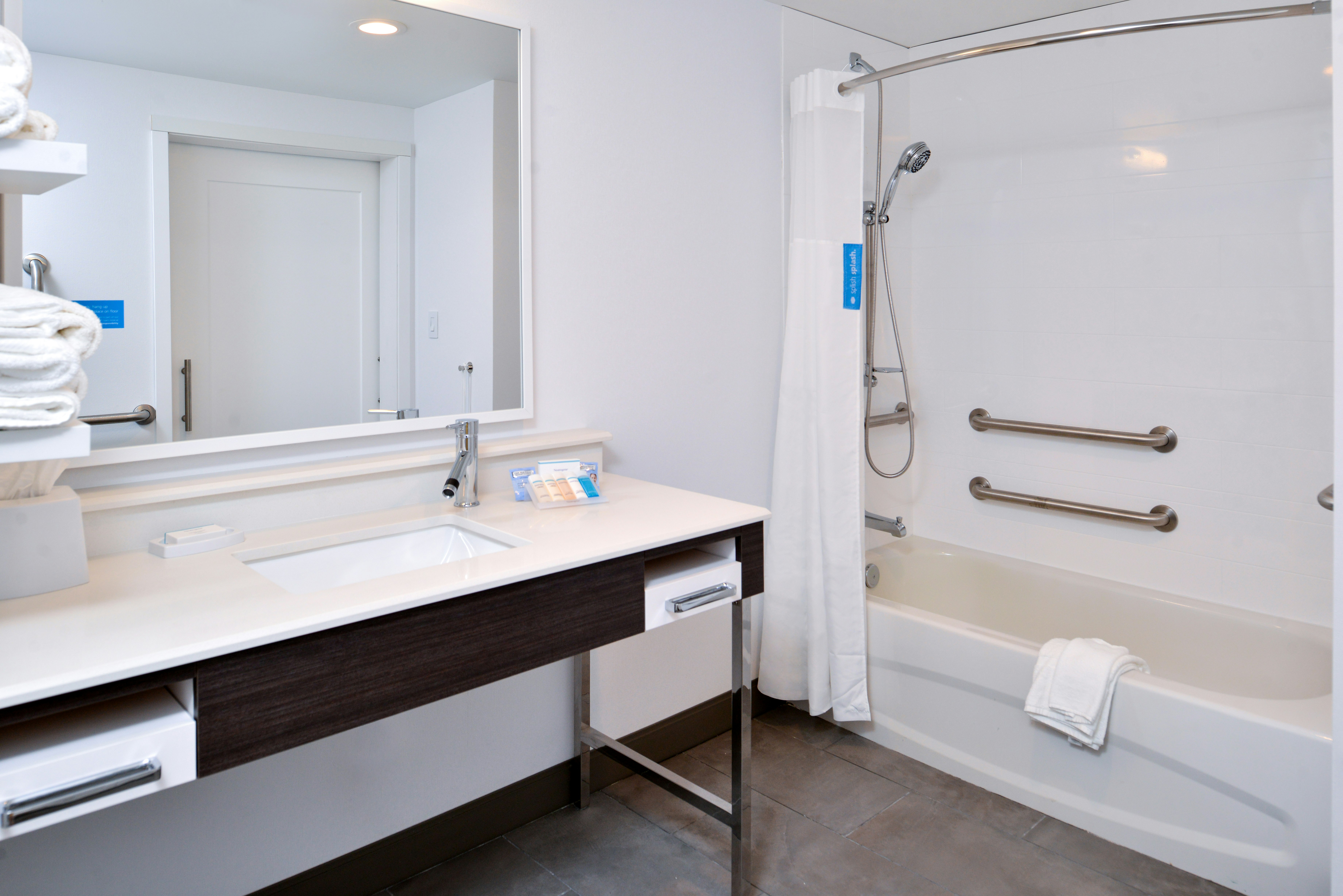 Hampton Inn Cedar Falls Downtown Ia 64/65