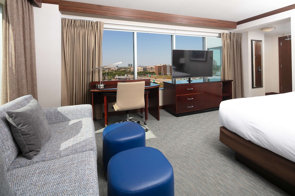Hilton Minneapolis Bloomington 22/70