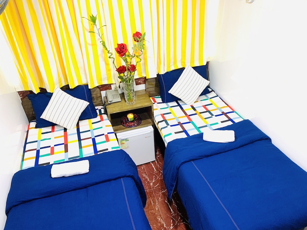 Singapore Hostel 40/50