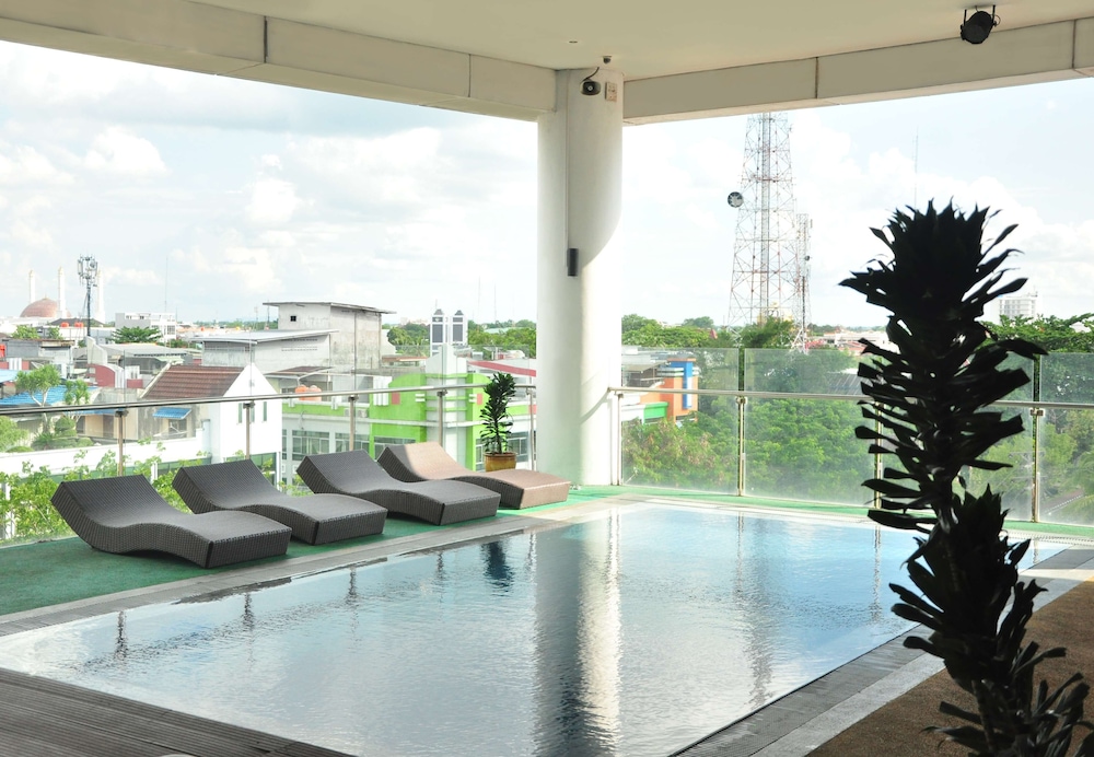 Golden Tulip Pontianak 36/64