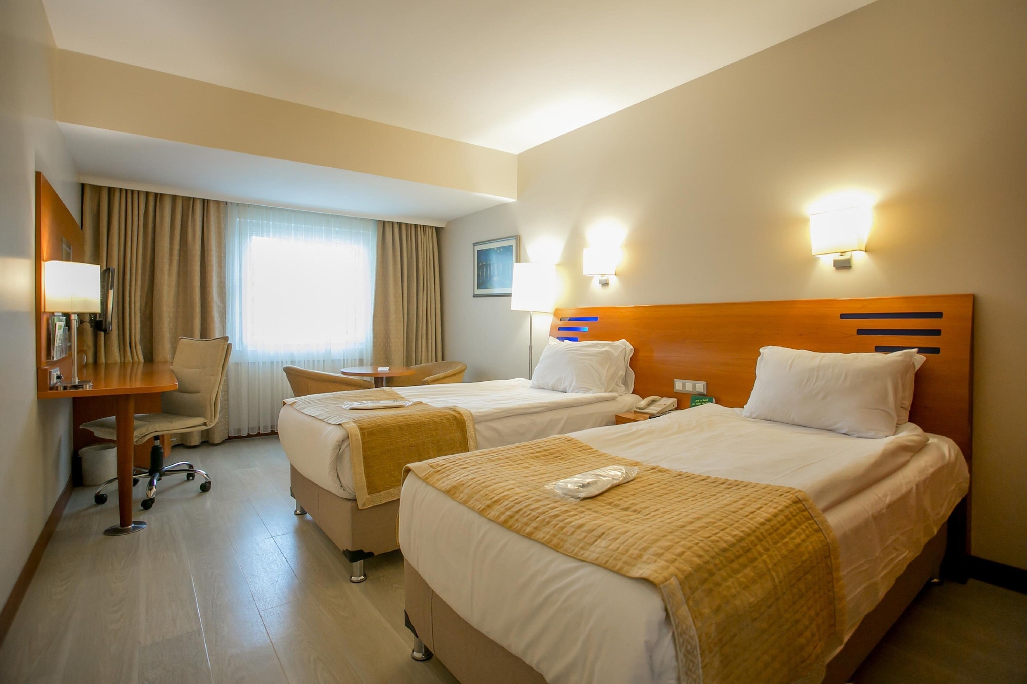 Standard, Twin Beds