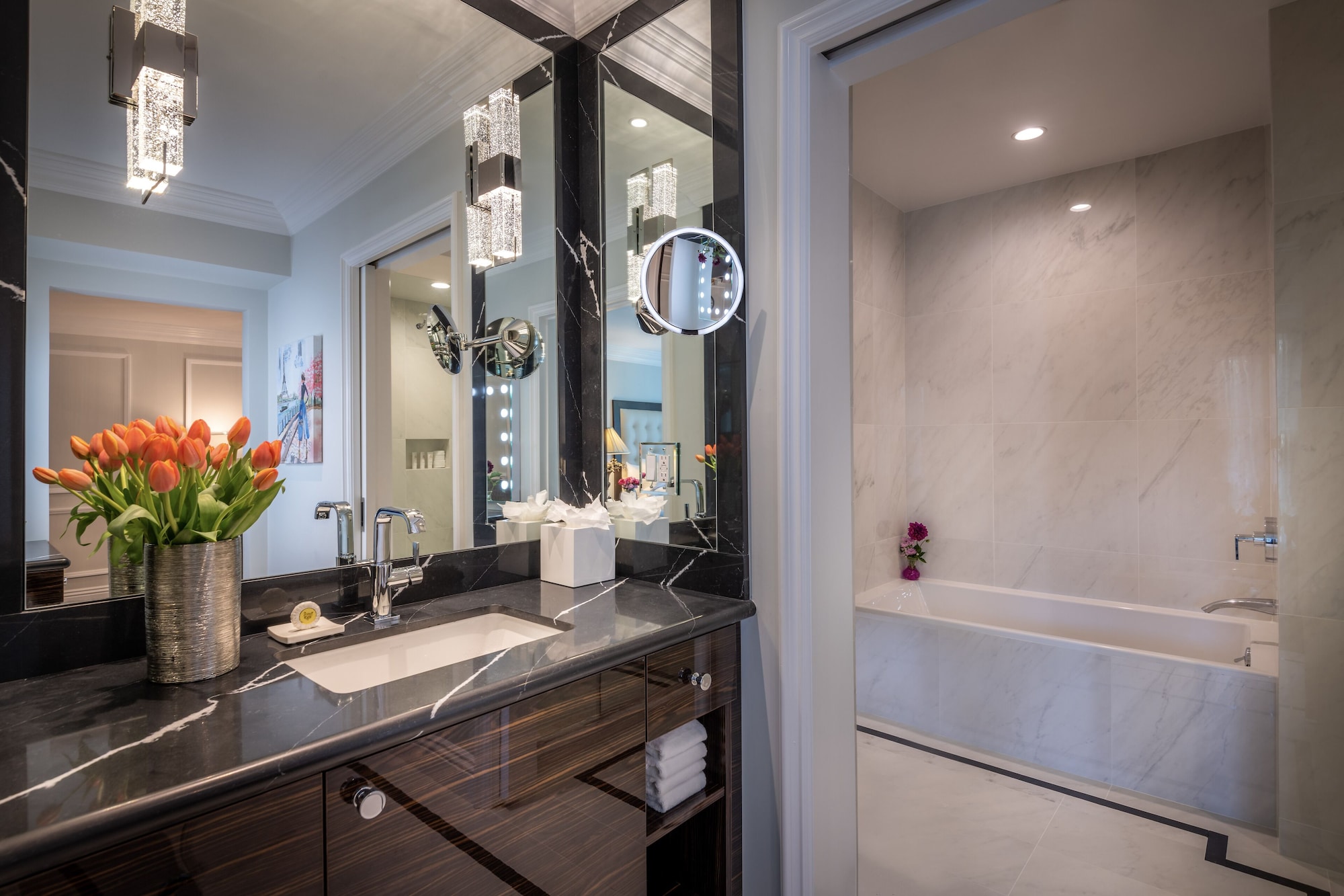 Plaza, Luxury, Suite, 2 Double Beds، Beverly Hills Plaza Hotel & Spa 6/6