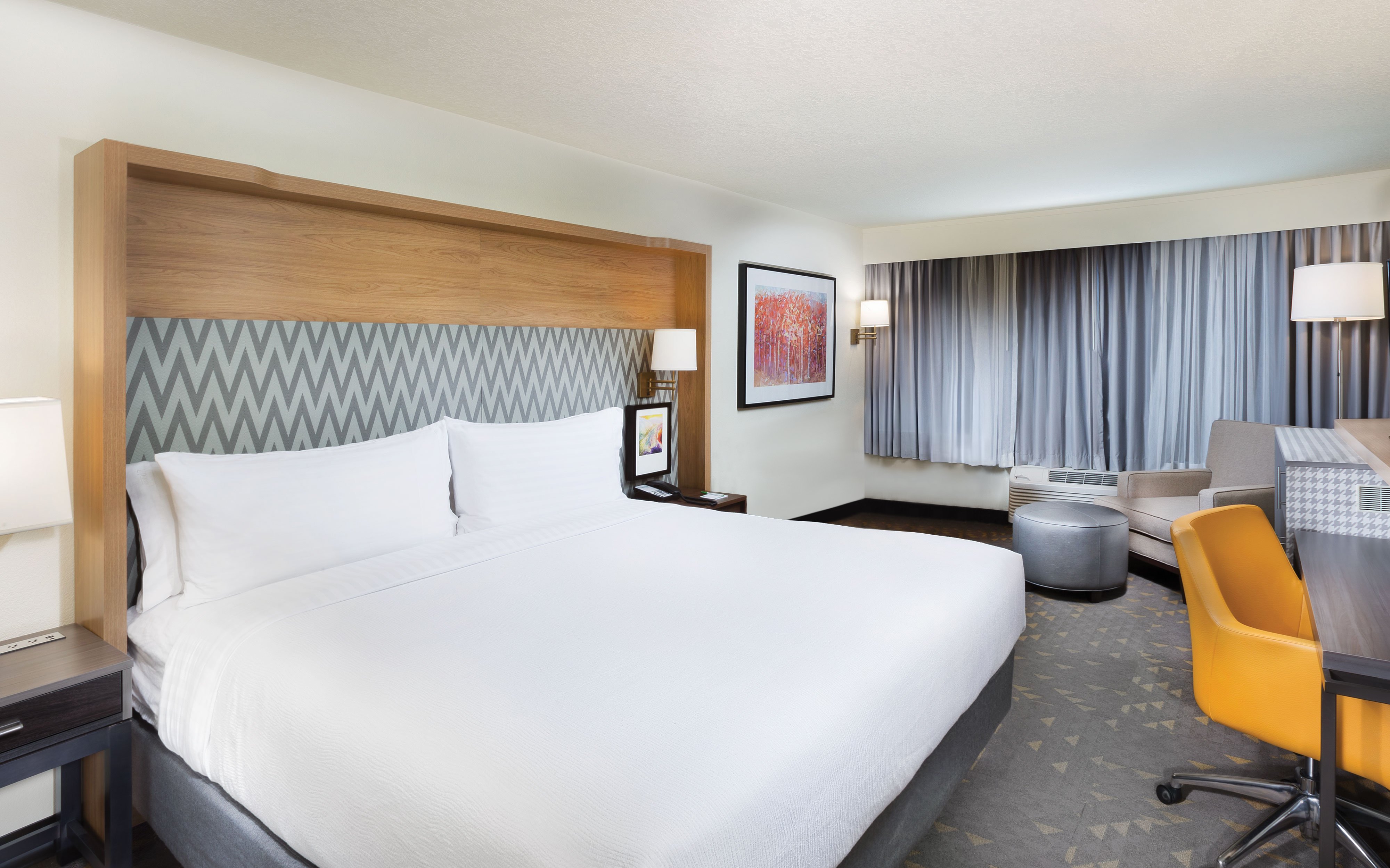 Holiday Inn Biltmore East 13/61