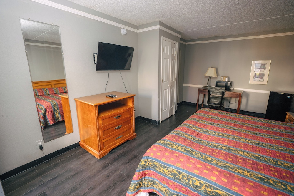 Howard Johnson Inn Peachtree/Norcross 15/21