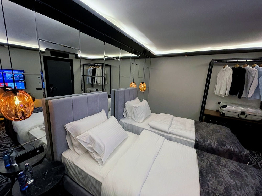 Weingart Hotel 18/52