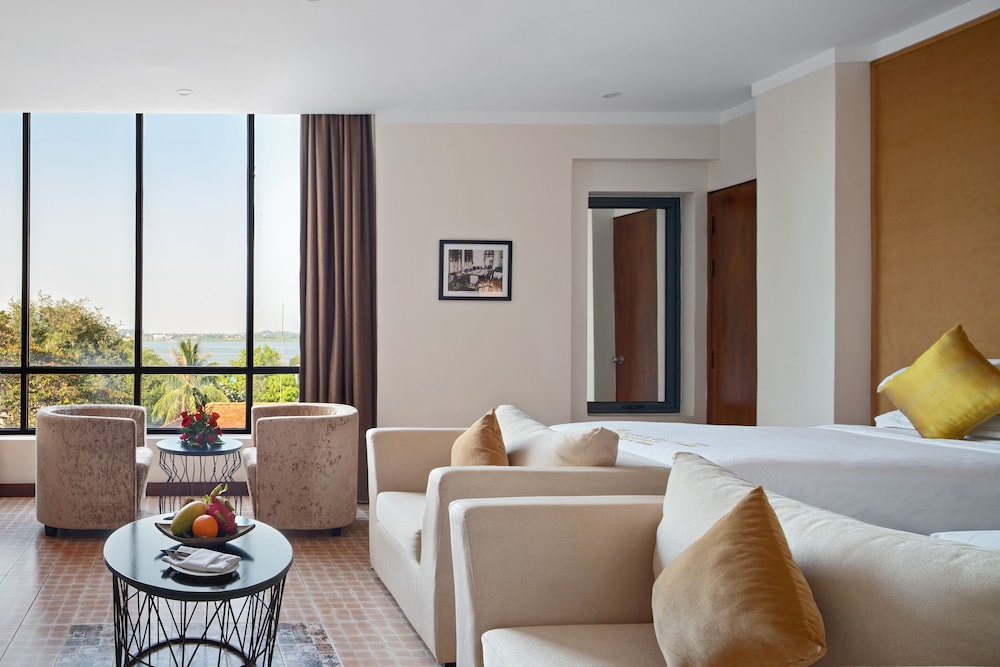 Palace Gate Hotel & Resort By EHM 8/68