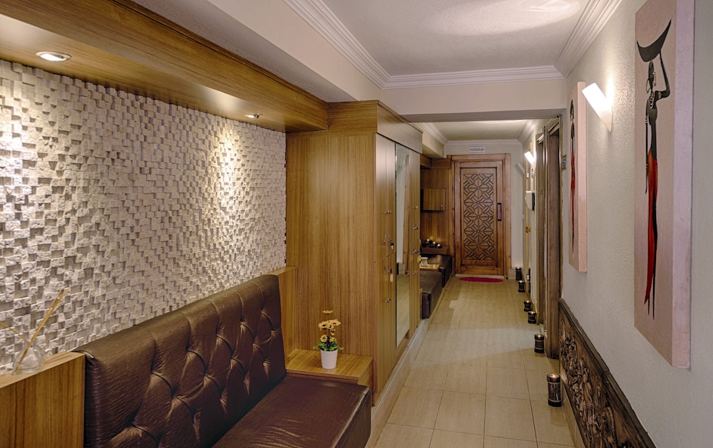 Akalia Suite Hotel and Spa 14/37