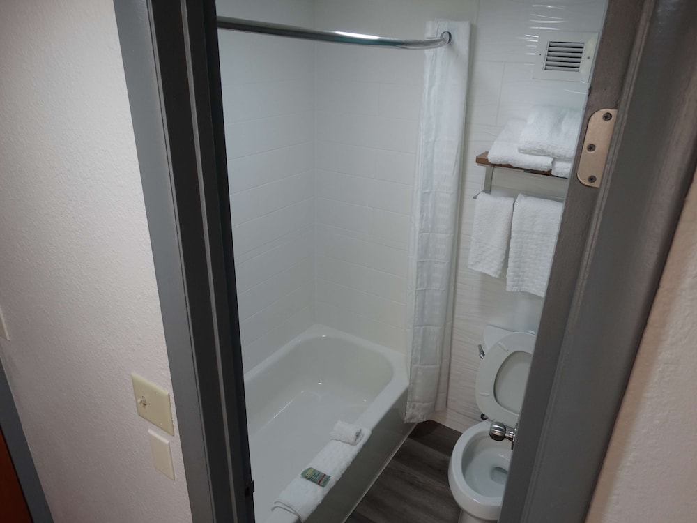 Best Western Plus Executive Hotel 17/37
