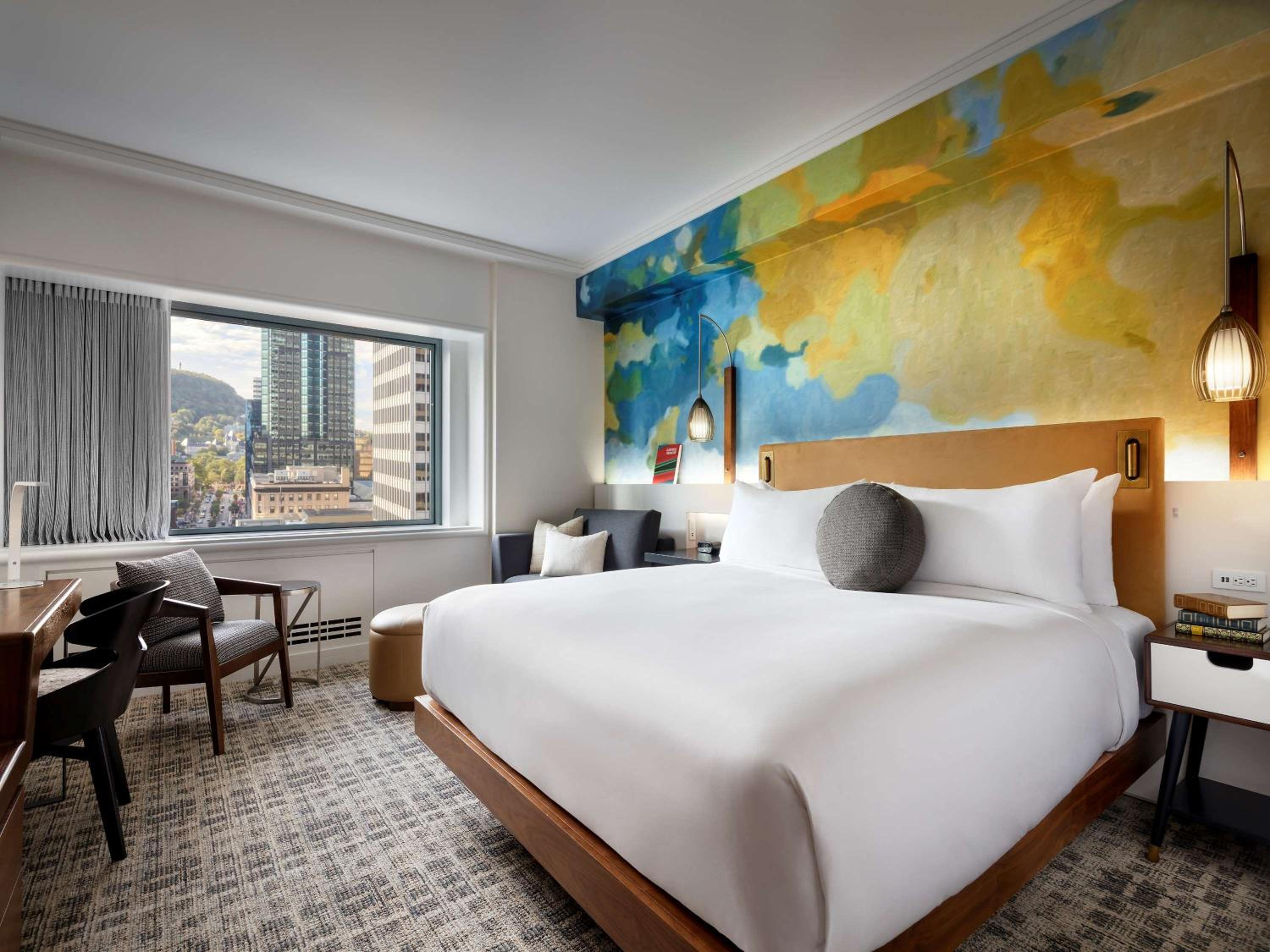 Fairmont, King Bed, City View