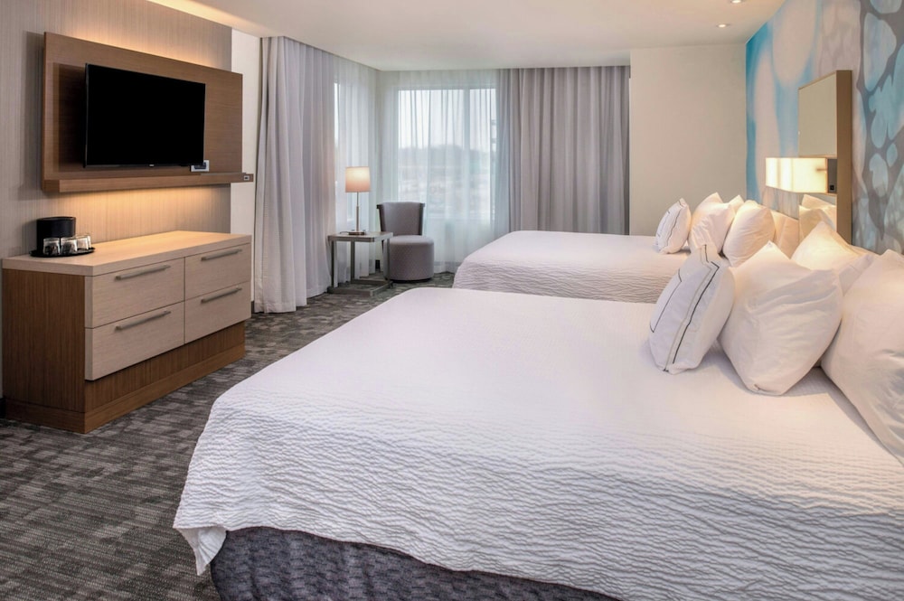 Suite, Multiple Beds, Accessible، Courtyard By Marriott Detroit Farmington 2/6